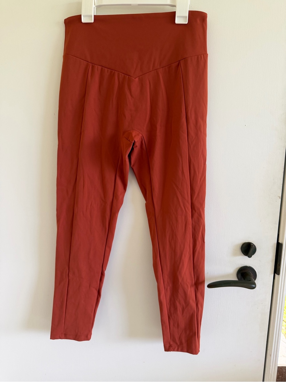 The Iwa company leggings activewear athleisure workout hiking outdoor gym hawaii